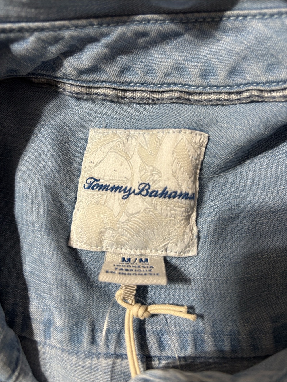Tommy Bahama chambray o'lei relaxed womens shirt size Medium NWT - Picture 9 of 12